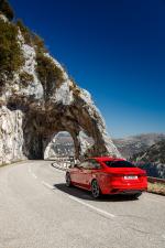 Jaguar XE P300 R-Dynamic 2019 года (WW)